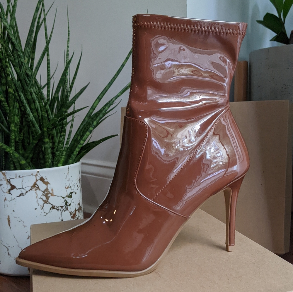 Steve Madden Elwyn Patent Ankle Boots, 9.5, Brown - Picture 5 of 13